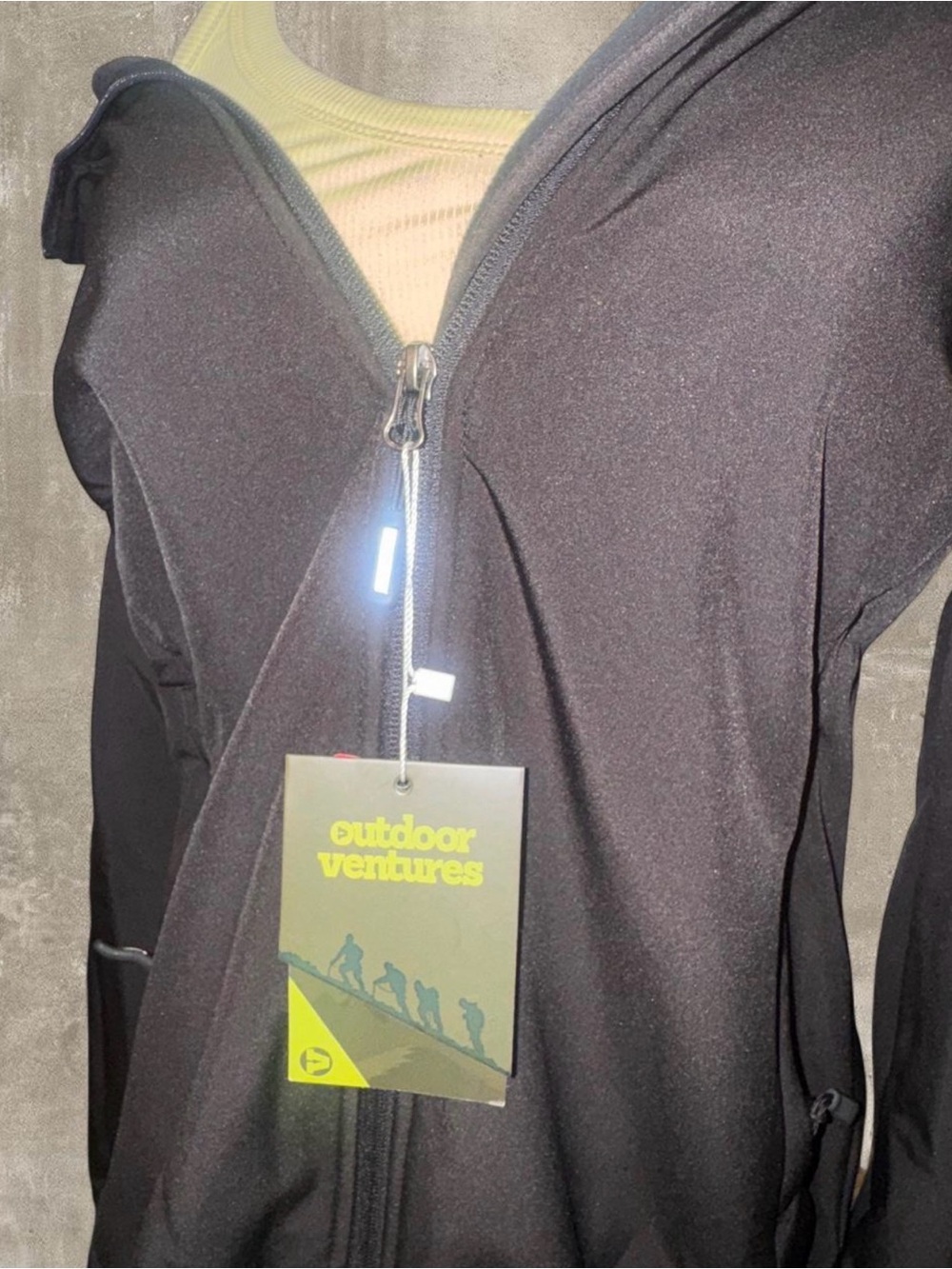 Outdoor Ventures Women's Softshell Jacket - Picture 6 of 8